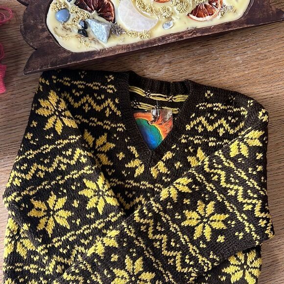 Vintage Wool Sweater, Size Medium/Large Yellow /Brown Geometrical Shapes V Neck - Picture 2 of 4